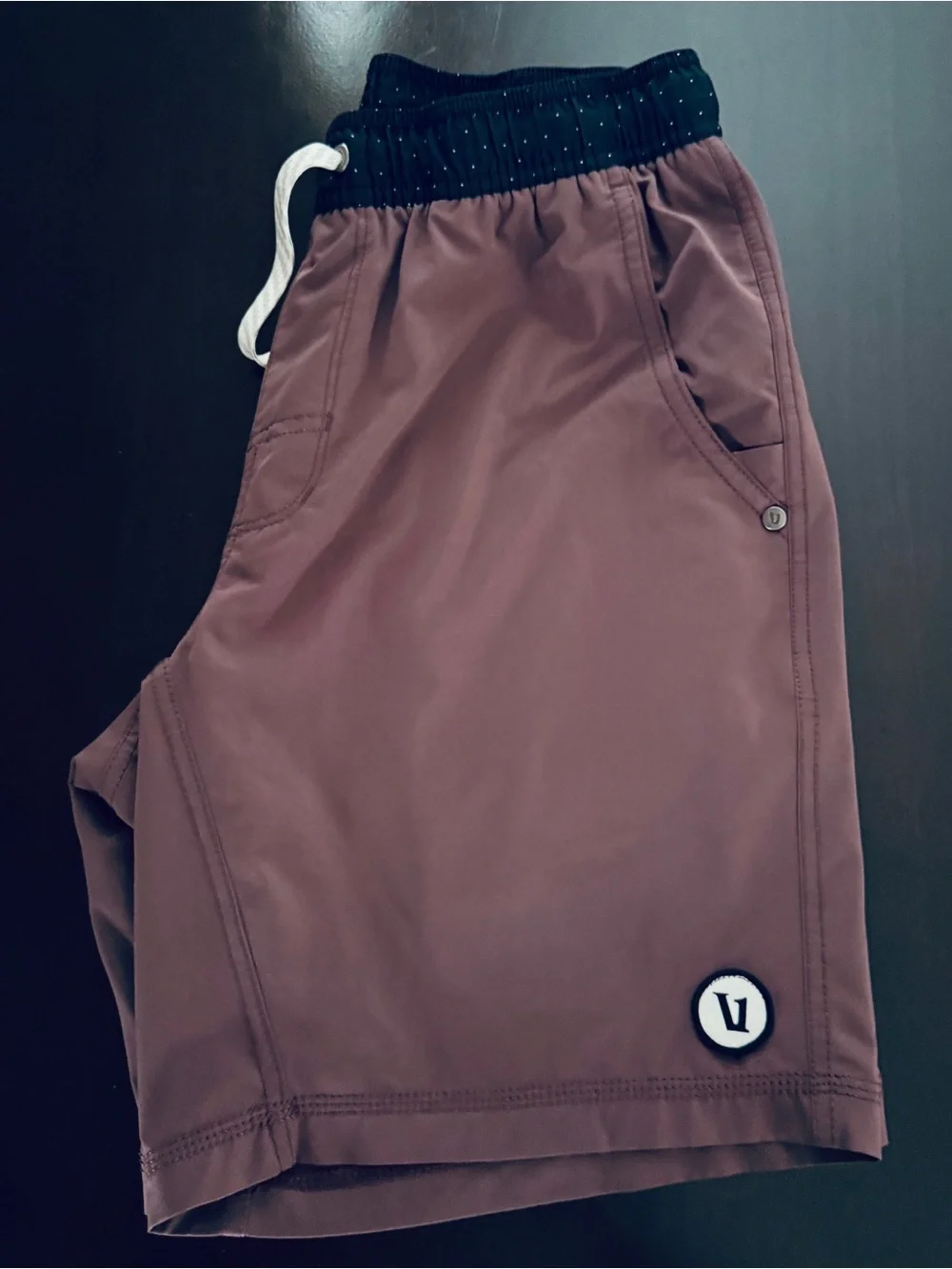 Vuori Mens Kore Lined Shorts Size Small Sour Cherry Color 7 inches inseam
